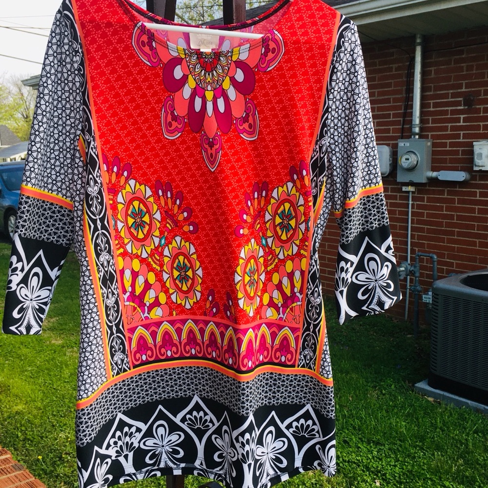 Nice long colorful Tunic SZ Large